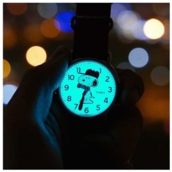 Reloj Timex Unisex TW2R41400 Weekender Snoopy Correa Nylon - Rojo